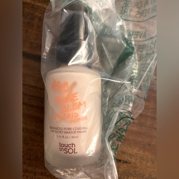 touch in SOL Other - No Poreblem Hybrid Primer